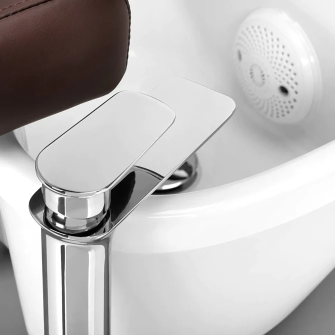 Spa stolica za pedikuru sa masažom leđa 116C, smeđa